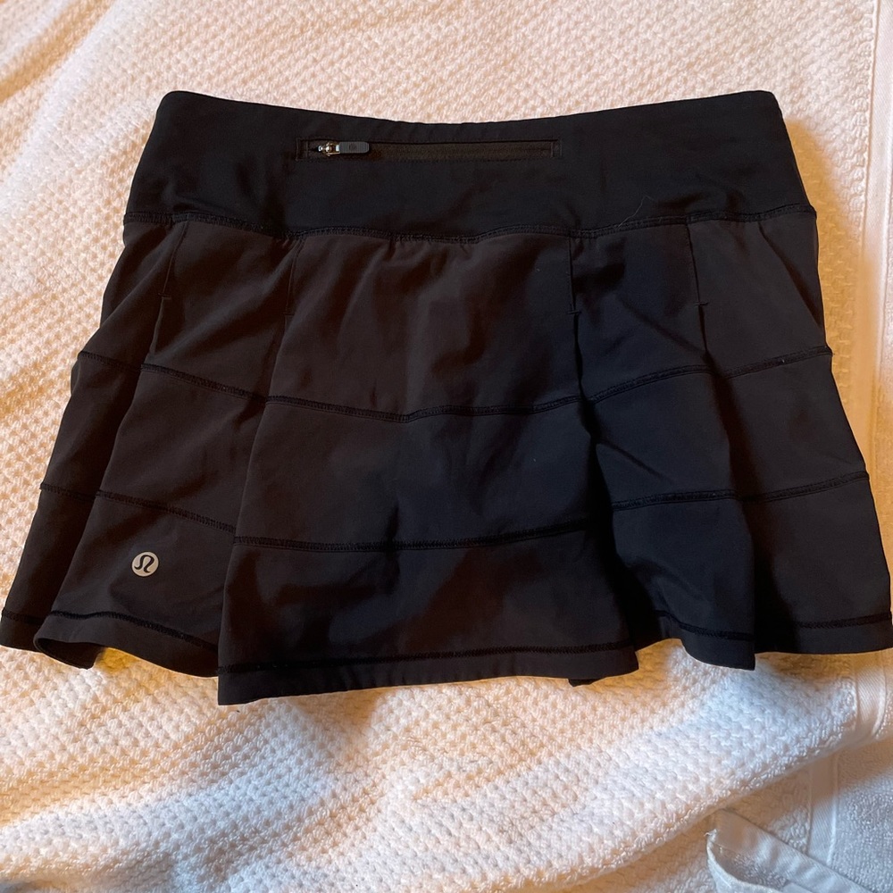 Like NEW black LULU LEMON skirt